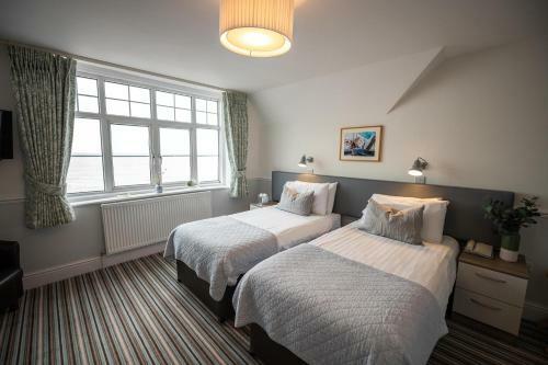 Kingswood & Devoran Hotel