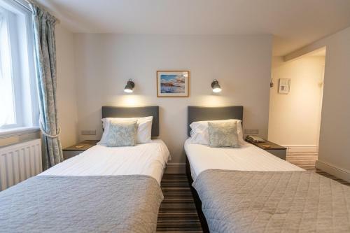 Kingswood & Devoran Hotel