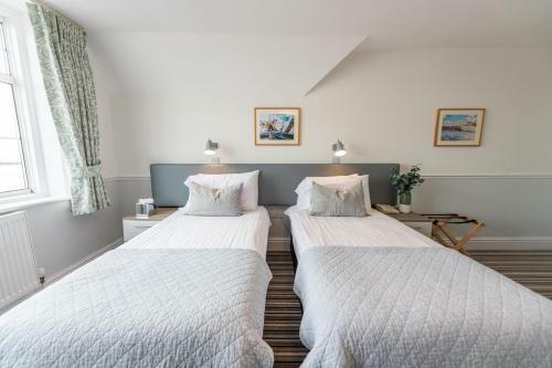 Kingswood & Devoran Hotel