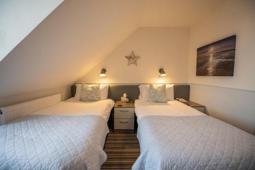 Kingswood & Devoran Hotel