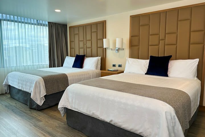 Hotel Howard Johnson La Carolina- Quito