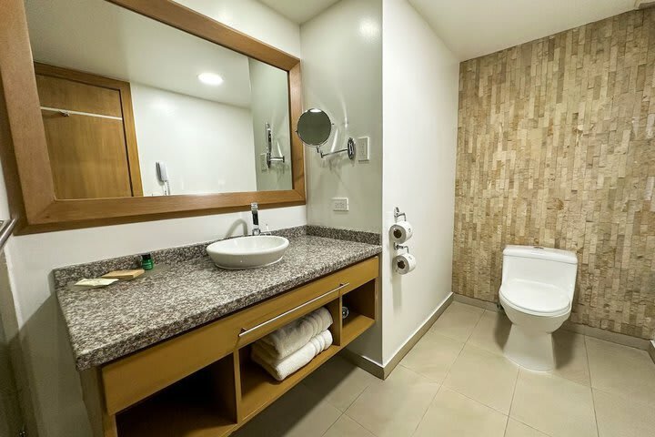 Hotel Howard Johnson La Carolina- Quito