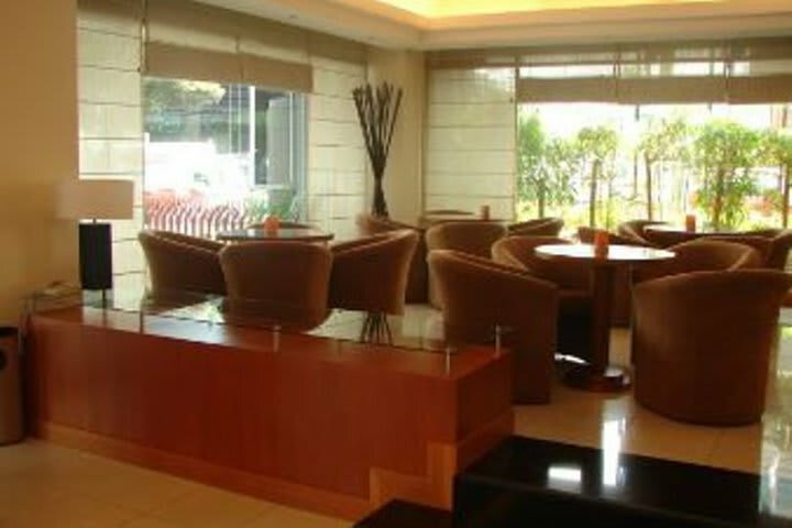 Hotel Howard Johnson La Carolina- Quito