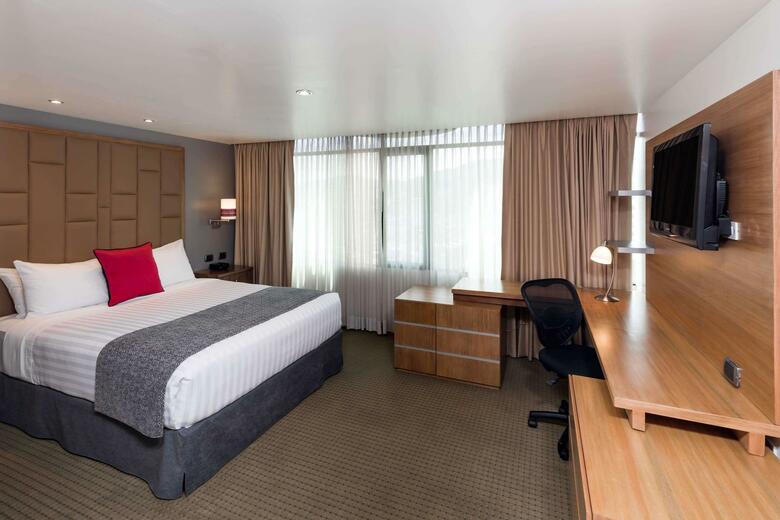 Hotel Howard Johnson La Carolina- Quito
