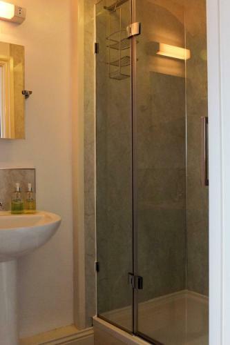 Bed & Breakfast @edengate Guest House