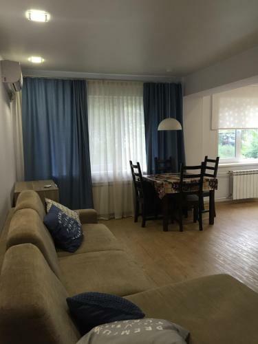 Metro Krasny Prospekt Apartment