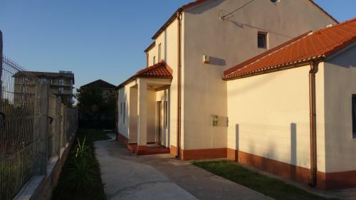 Hostal Vila Calypso Costinesti