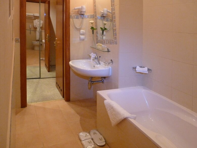 Eney Hotel