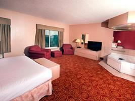 Americinn Hotel & Suites