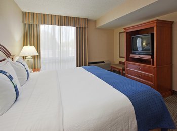 Holiday Inn Visalia Hotel