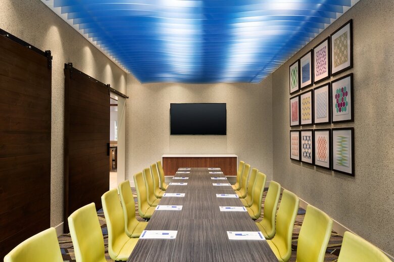 Hotel Holiday Inn Express & Suites Grand Rapids Airport North By Ihg