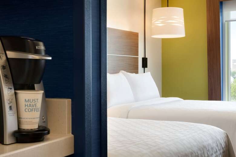 Hotel Holiday Inn Express & Suites Grand Rapids Airport North By Ihg