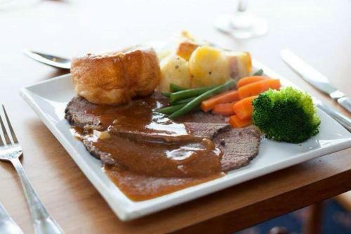 Bed & Breakfast The Menai Hotel And Bar