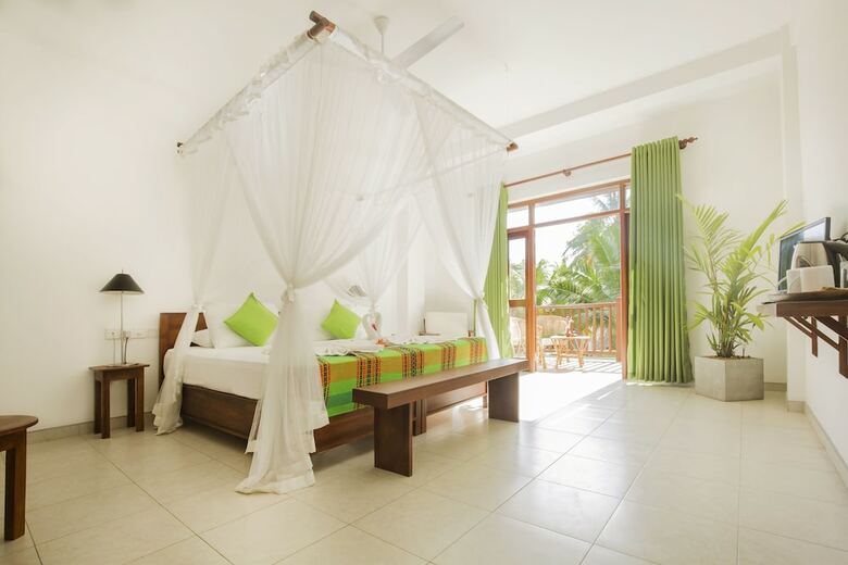 Hotel Rockside Beach Resort