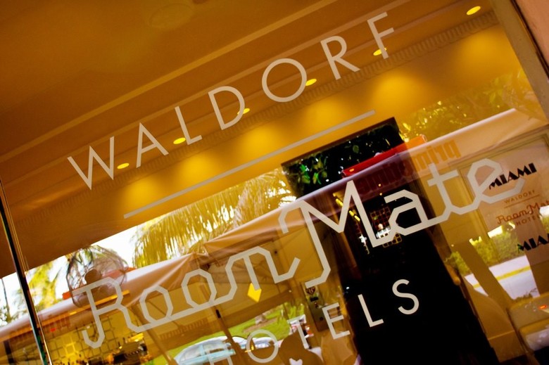 Hotel Room Mate Waldorf Towers