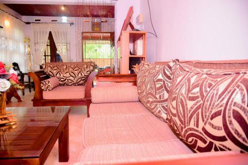 Nisansala Holiday Inn