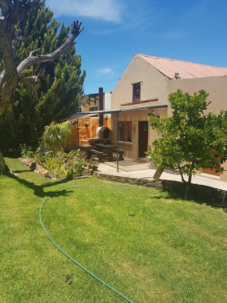 Hostal Trackers Inn