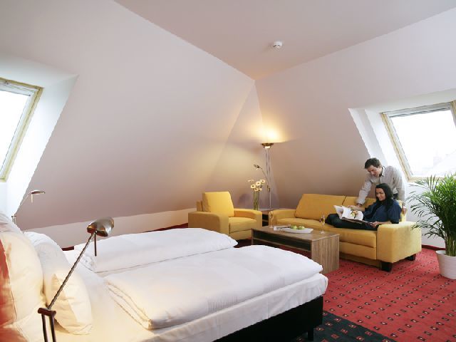 Senator Hotel