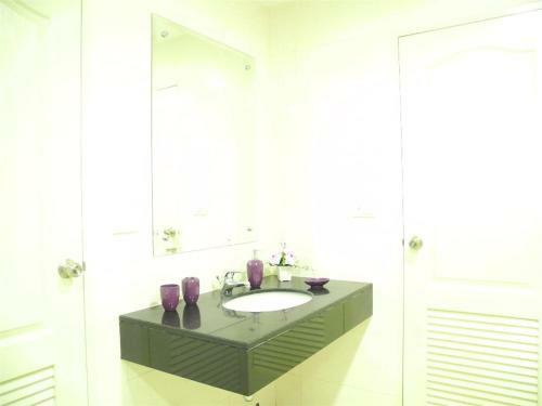 Phuket Villa Patong 1 Bedroom Spacious Apartment