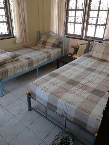 Hostal Srikrung Guesthouse