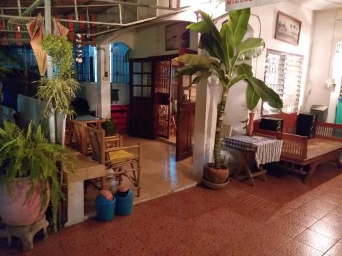 Hostal Srikrung Guesthouse