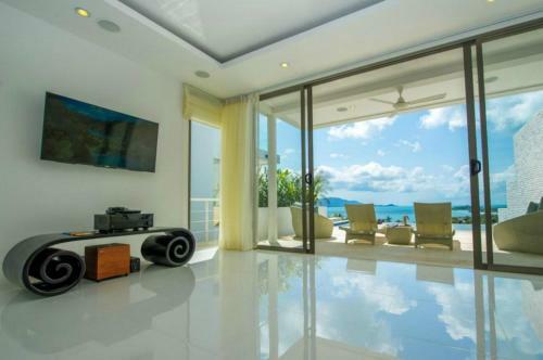 3 Bedroom Sea View Villa Escape