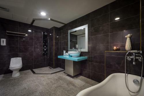Posada Taipei Bridge Sparkle Hotel