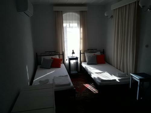 Hostal Madra House