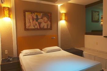 New Dhunas Motel - Adult Only