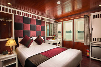 Paloma Cruise