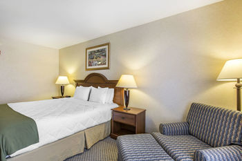 Hotel Rodeway Inn & Suites