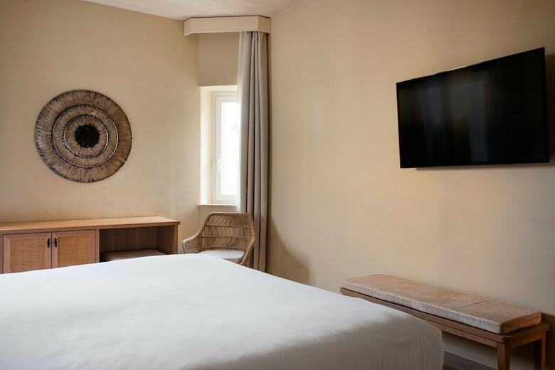 Hotel Mangia's Brucoli, Sicily, Autograph Collection
