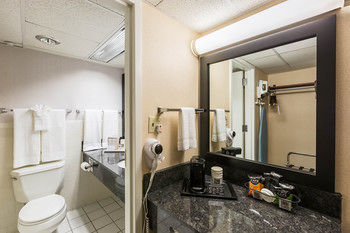 Hotel Quality Inn & Conference Center