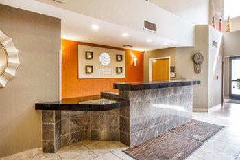 Hotel Comfort Inn & Suites