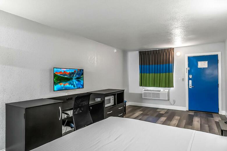 Motel Rodeway Inn & Suites