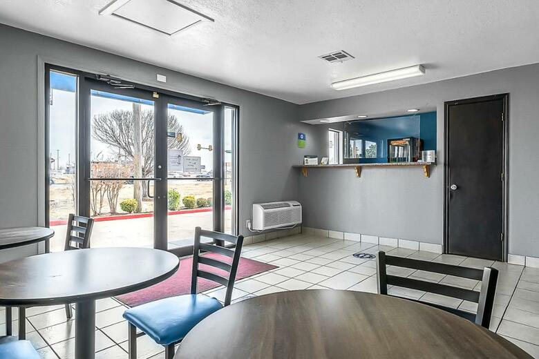 Motel Rodeway Inn & Suites