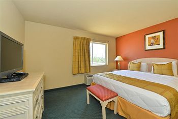 Hotel Lexington Inn & Suites