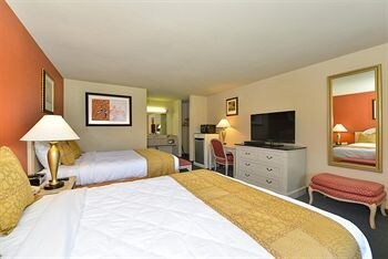Hotel Lexington Inn & Suites