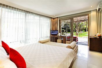 Hotel Segara Village