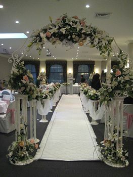 Hotel Checkers Resort & Conference Centre
