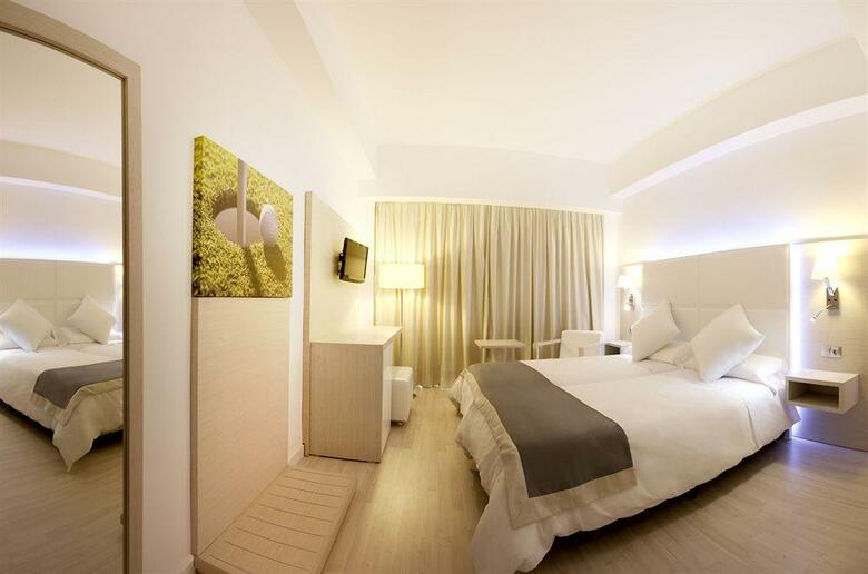Hotel Pure Salt Garonda