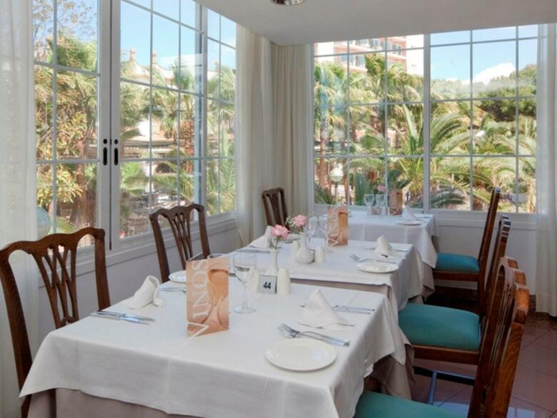 Hotel Pure Salt Garonda