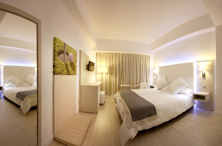 Hotel Pure Salt Garonda
