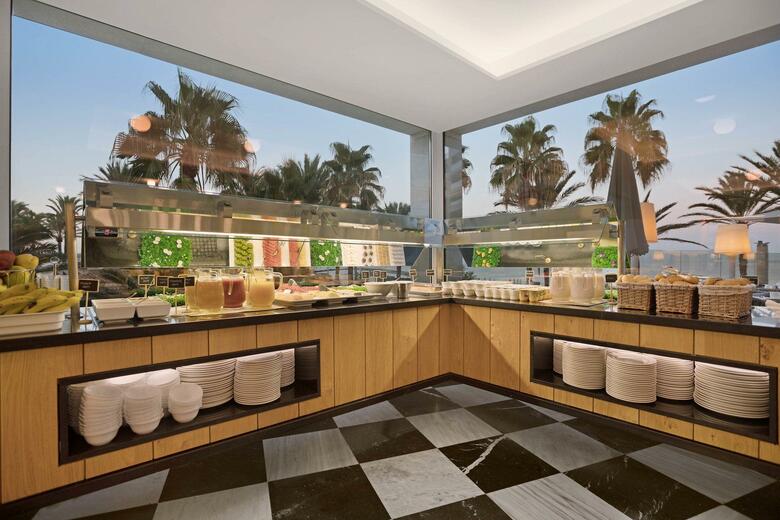 Hotel Pure Salt Garonda