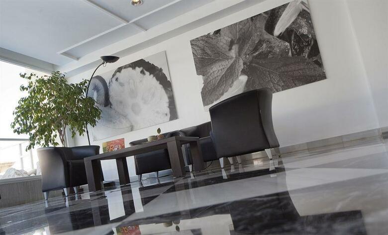 Hotel Pure Salt Garonda