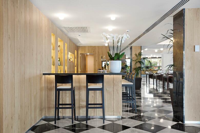 Hotel Pure Salt Garonda