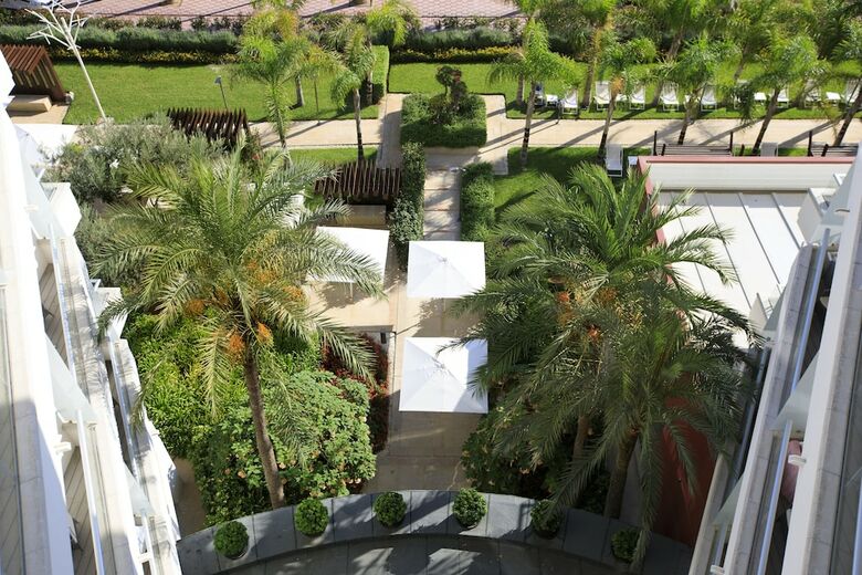 Hotel Pure Salt Garonda