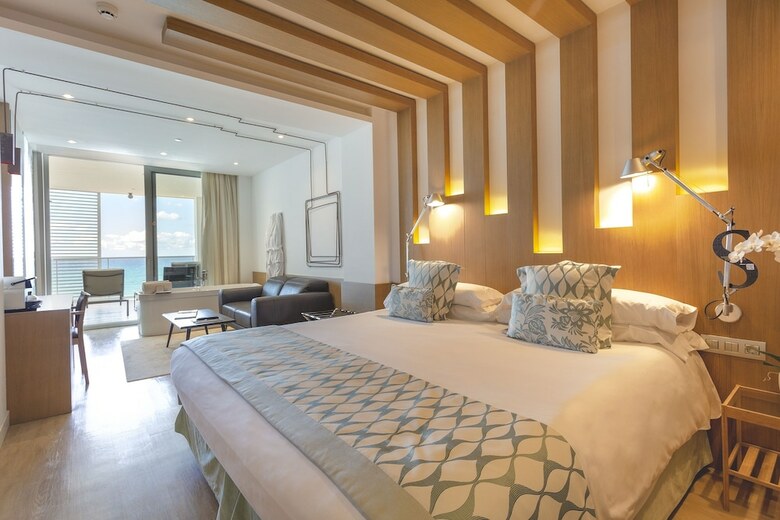 Hotel Pure Salt Garonda