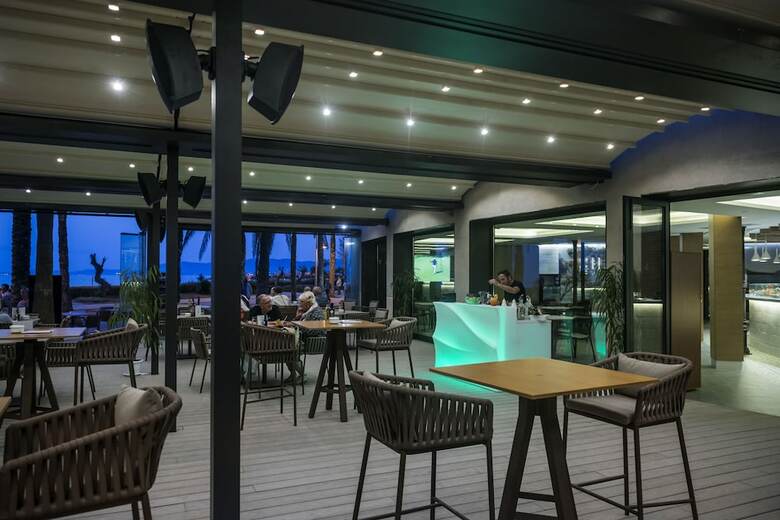 Hotel Pure Salt Garonda
