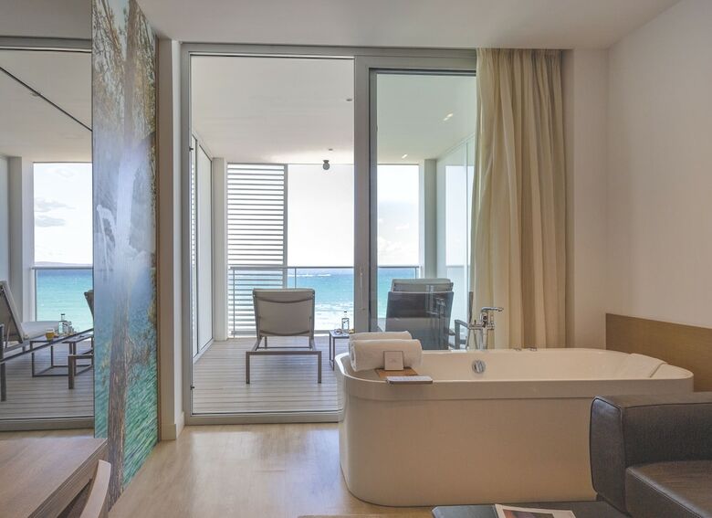Hotel Pure Salt Garonda